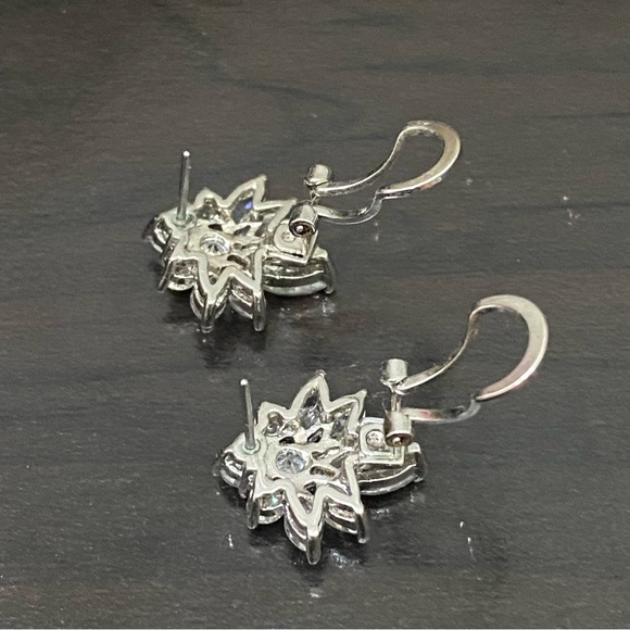 Unsigned Silver-tone Marquis Clear Crystal Cluster Omega Clip Pierced Earrings - Picture 7 of 12